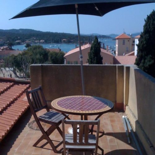 Location Studio terrasse sur le toit Le clos des Galéjades Village Porquerolles - Le Clos des Galéjades