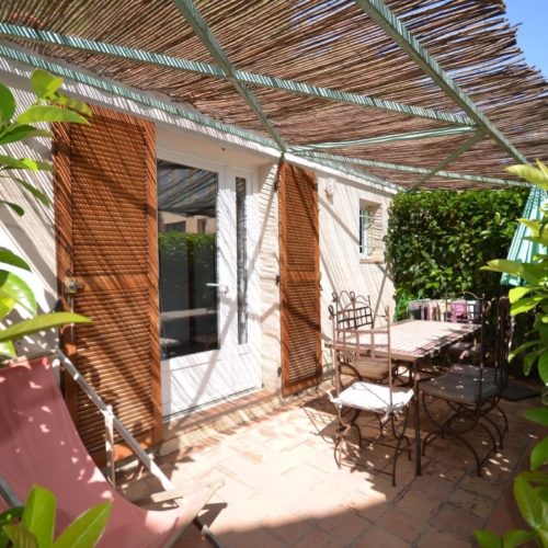 F1 terrasse village porquerolles