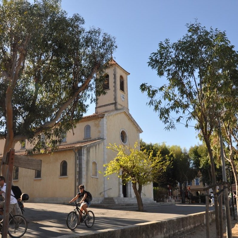 Porquerolles - Eglise - Centre village - A 2 pas du Clos des Galéjades - Résidence de location vacances