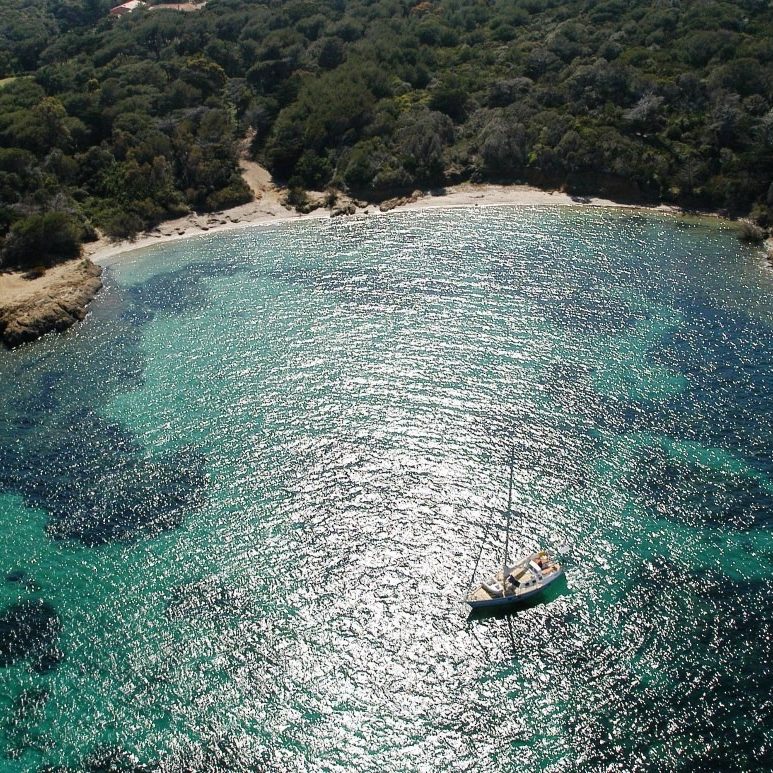 Porquerolles vue aérienne par Le Clos des Galéjades - Location vacances Porquerolles